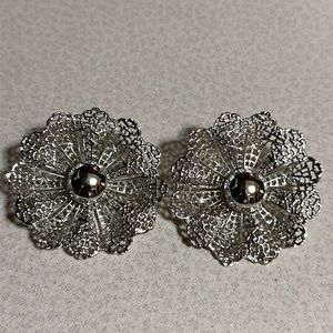 Vintage Sarah Coventry lacy clip on flower shaped silver tone (509)